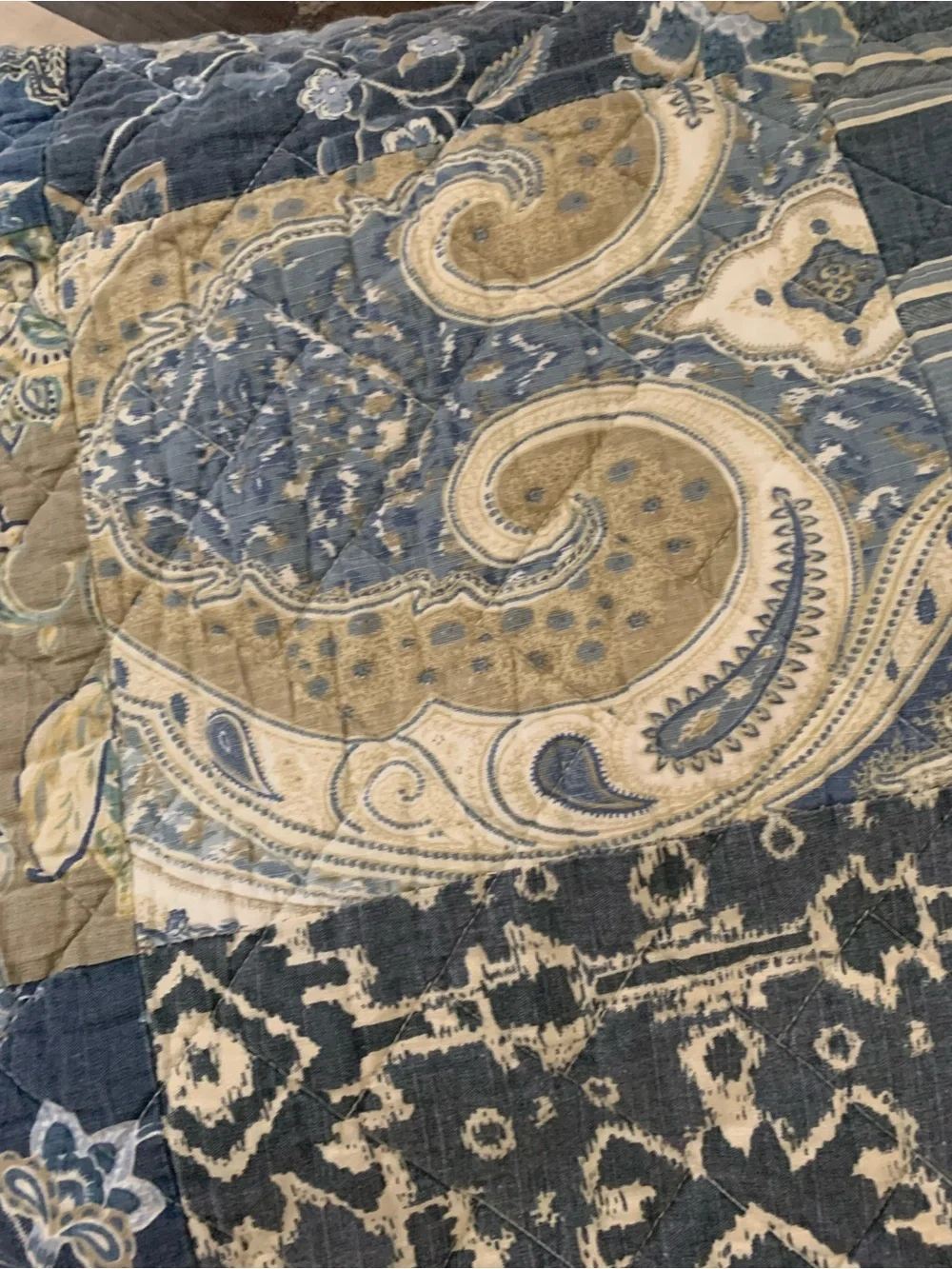 Gorgeous B. Smith Patchwork Quilt (Block Island)